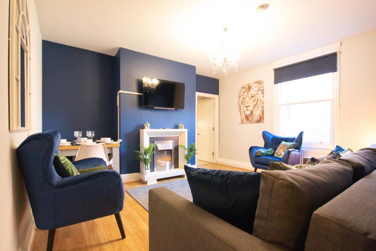 Lord Street - 2 Beautiful Apartments - Sleep Up To 14 Guests - By Rework Accommodation Chester Exterior photo